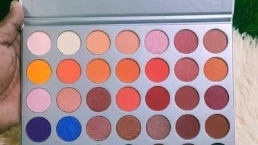 jaclyn-hill-eyeshadow-palette 35 colors,