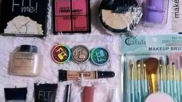 Makeup combo set with Miss Rose Eyeshadow Palette